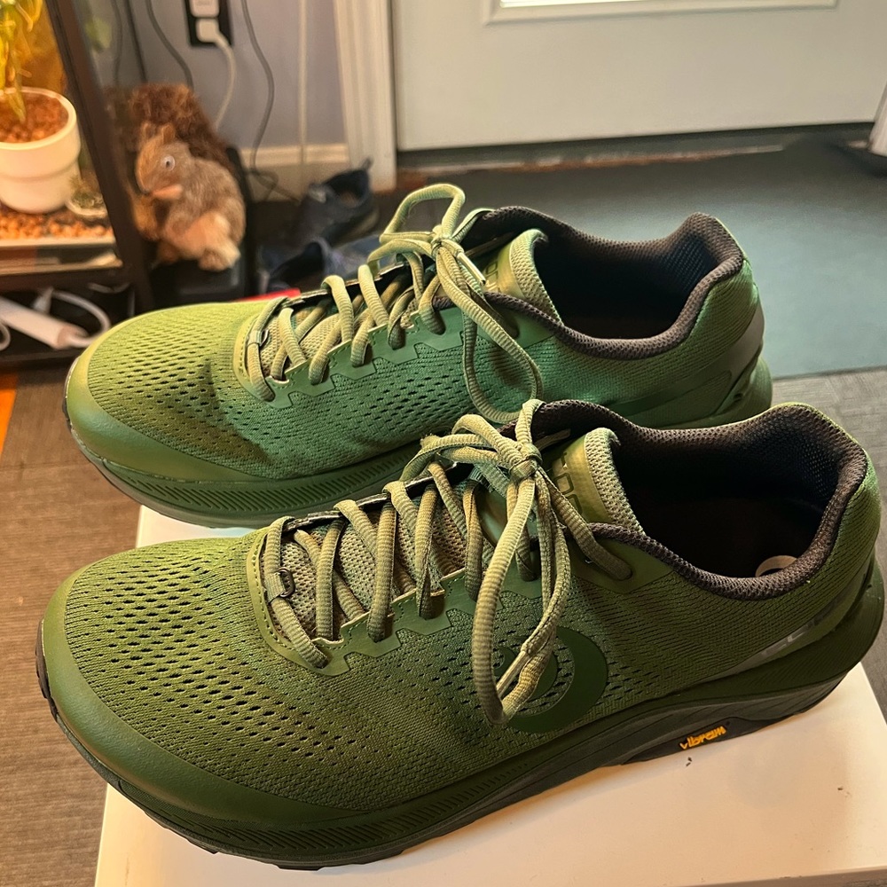 Topo athletic men’s shoe in 12.5